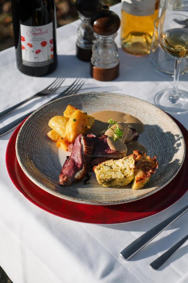 Hotel Restaurant Les Coquelicots, The Originals Relais Saint-Pardoux-l'Ortigier Екстер'єр фото