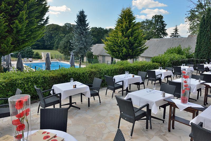 Hotel Restaurant Les Coquelicots, The Originals Relais Saint-Pardoux-l'Ortigier Екстер'єр фото