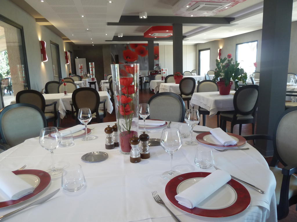Hotel Restaurant Les Coquelicots, The Originals Relais Saint-Pardoux-l'Ortigier Екстер'єр фото